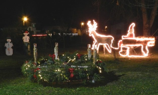 Macinec u adventsko-božićnoj dekoraciji