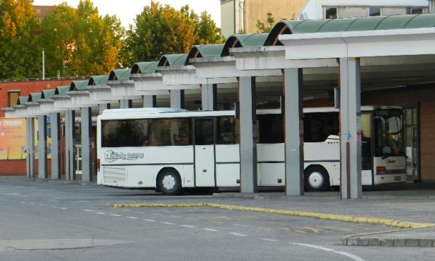 Zašto autobusi ostavljaju djecu 1,5 km od škole?