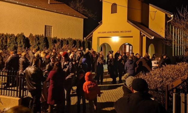 Tradicionalno druženje nakon polnoćke u Dunjkovcu